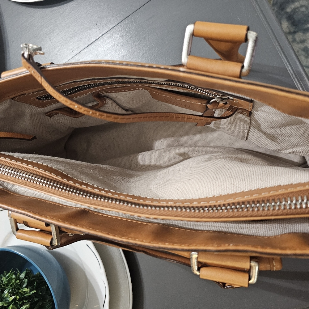 Vintage Authentic Michael Kors Sachel - Picture 7 of 16